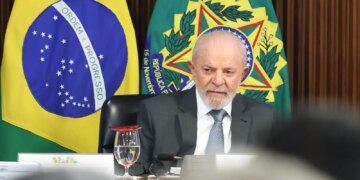 Ameaças “insistem em sobreviver”, diz Lula sobre golpe de 64