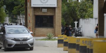 Rio derruba 19 imóveis irregulares próximos do Complexo de Gericinó