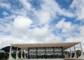 STF confirma Moraes, Dino e Zanin em julgamento de Bolsonaro
