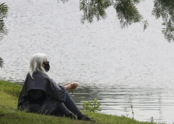 Covid: 5 anos após 1ª morte no país, documentos expõem negacionismo