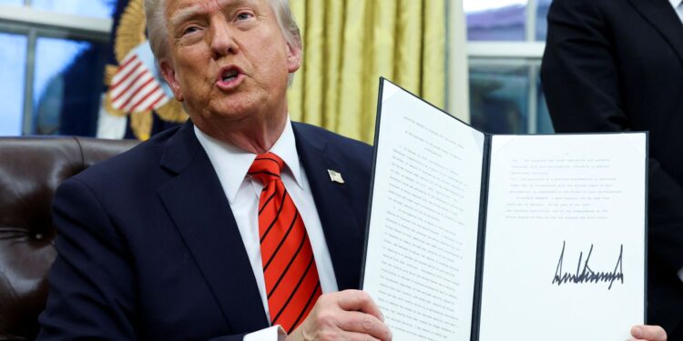 Trump muda regras e elogia segurança do sistema eleitoral do Brasil