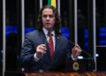 Veneziano defende reconhecimento de ações do governo na saúde — Senado Notícias