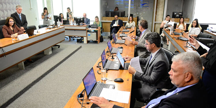 Alimentos para bebês não poderão ter adição de açúcar, aprova CDH — Senado Notícias