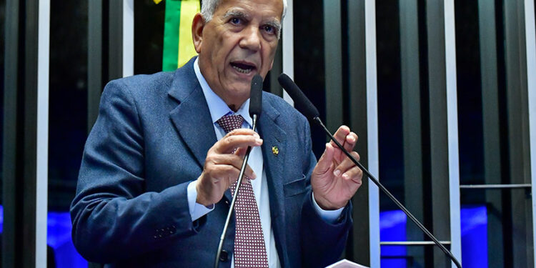 Oriovisto critica isenção do IR e diz que não há controle de gastos — Senado Notícias