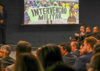 STF tem maioria para tornar Bolsonaro 1° ex-presidente réu por golpe