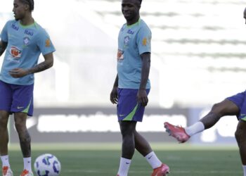 Eliminatórias: Brasil enfrenta Colômbia no Mané Garrincha