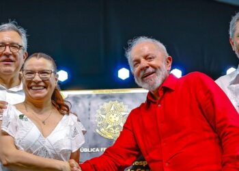 Lula diz que Brasil continuará crescendo acima de 3% neste ano