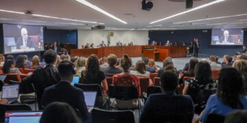 STF encerra primeiro dia do julgamento de Bolsonaro e aliados