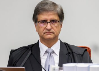 PGR pede arquivamento de inquérito sobre fraude com cartões de vacina