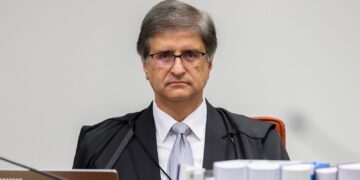 PGR pede arquivamento de inquérito sobre fraude com cartões de vacina