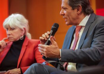 Haddad diz que Brasil e França convergem em tributação de super-ricos