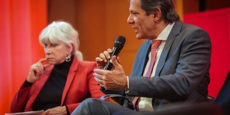 Haddad diz que Brasil e França convergem em tributação de super-ricos