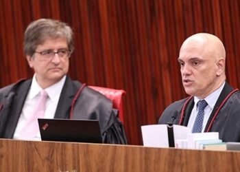 PGR mantém denúncia e quer Bolsonaro réu