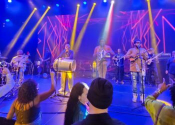 Fundo de Quintal leva música brasileira aos Estados Unidos