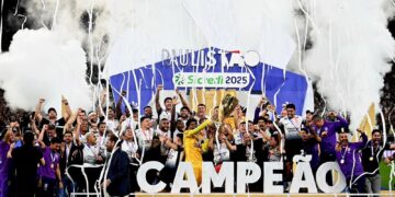 Corinthians quebra jejum e fatura em casa o 31º título do Paulistão