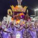 Desfile de escolas de samba reafirma tradição popular no RS