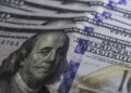 Dólar sobe para R$ 5,71 com piora de ambiente no exterior