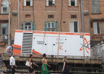 Prefeitos da Grande São Paulo rejeitam renovação de concessão da Enel