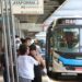Setor de serviços recua 0,2% em janeiro, influenciado por transportes