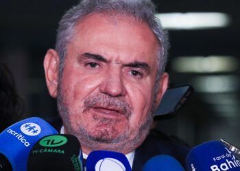 Governo discute solução para R$ 15 bi fora do teto do Orçamento 2025