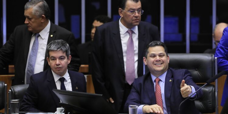 Orçamento de 2025 é aprovado pelo Congresso Nacional