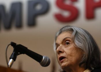 Brasil vive guerra contra as mulheres, diz ministra sobre violência