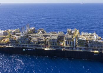 Petrobras identifica possível presença de petróleo na Bacia de Santos