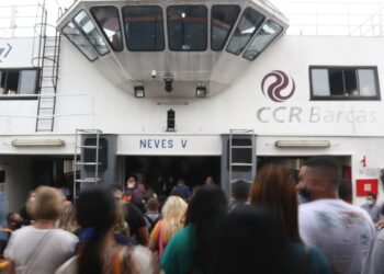 Barcas que fazem travessia da Baía de Guanabara terão tarifa reduzida