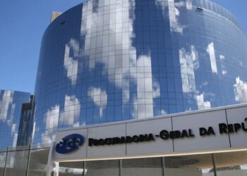 MPF arquiva investigação contra Bolsonaro sobre importunação de baleia