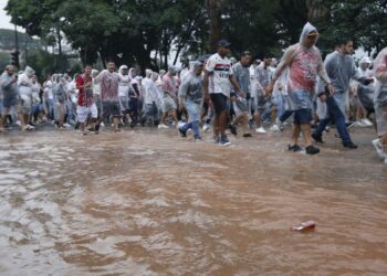 Tempestade atinge região metropolitana de São Paulo e causa uma morte