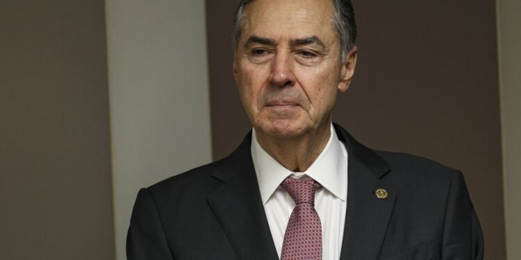 “Bom julgar este ano”, diz Barroso sobre denúncia de golpe de Estado