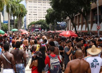 Especialistas recomendam “etiqueta respiratória” após carnaval