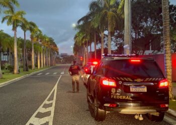 Ação da PF mira tráfico internacional de fuzis de Miami para o Rio