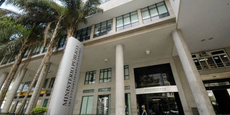 MPRJ faz ação contra lavagem de dinheiro em postos de gasolina