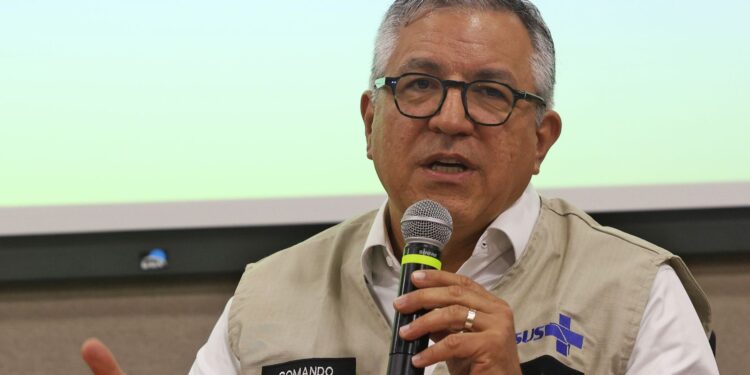 Saúde anuncia 80 municípios prioritários para ações contra dengue