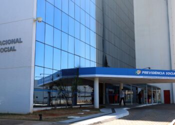 INSS: 13º antecipado injetará R$ 73,3 bi na economia, veja calendário