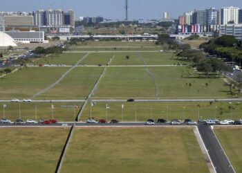 Servidores receberão reajuste retroativo a janeiro em 2 de maio