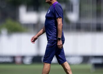 Corinthians demite o técnico argentino Ramón Díaz