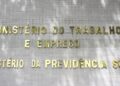 Médicos peritos do INSS voltam ao trabalho nesta segunda-feira