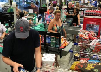 Preços dos alimentos cairão mais nas próximas semanas, diz ministro