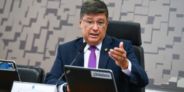 CDH analisa projeto sobre assentos especiais em voos para pessoas obesas — Senado Notícias