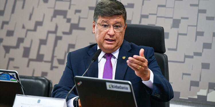 CDH analisa projeto sobre assentos especiais em voos para pessoas obesas — Senado Notícias