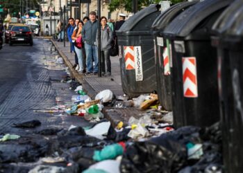 Argentina faz terceira greve geral contra ajuste fiscal de Milei