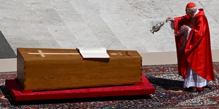 Homilia de missa fúnebre resgata legado de união do papa Francisco