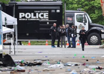 Homem joga carro contra dezenas de pessoas no Canadá; 11 morreram