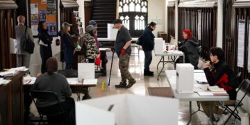 Canadenses vão às urnas em eleição dominada por preocupações com Trump