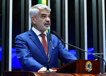 Humberto Costa critica possibilidade de anistia a envolvidos nos atos de 8 de janeiro — Senado Notícias