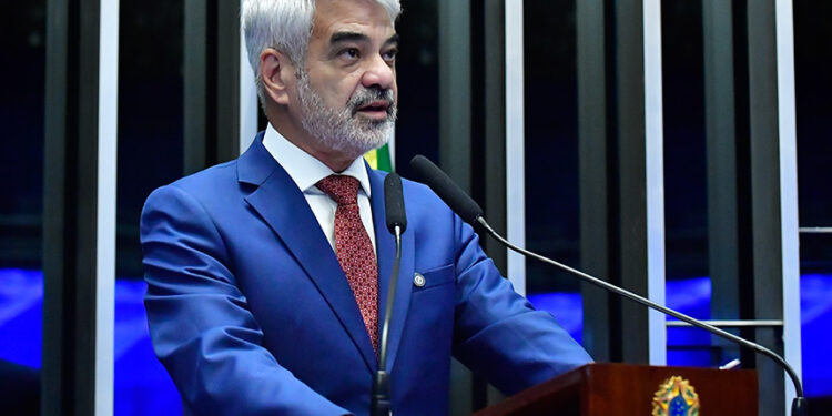 Humberto Costa critica possibilidade de anistia a envolvidos nos atos de 8 de janeiro — Senado Notícias
