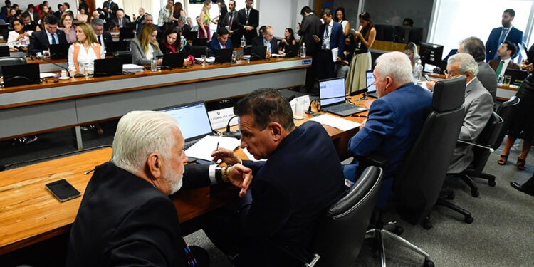 CCJ debate cota feminina e vagas eleitorais na terça — Senado Notícias