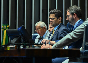 Congresso Nacional vai se reunir em 27 de maio para votar vetos — Senado Notícias